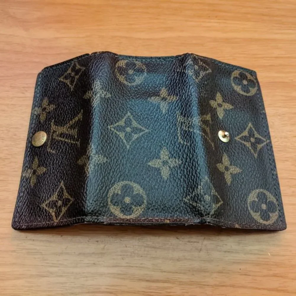 Louis Vuitton Monogram Key Holder/Wallet #1500💥PRICE DROP💥